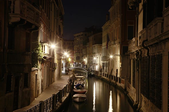 Carnivals and Secrets: Venice Free Tour