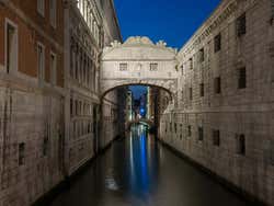 Bridge of Sighs at dusk